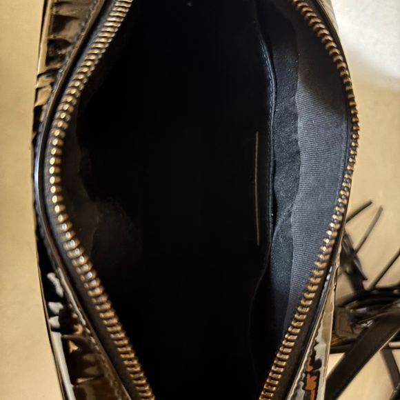 Saint Laurent Lou Medium YSL Monogram Patent Camera Bag- black patent - Picture 7 of 10